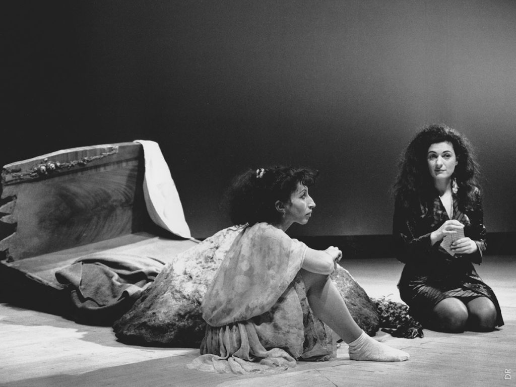 Fatima Aïbout (Zineb), Mareike Achour (La femme)