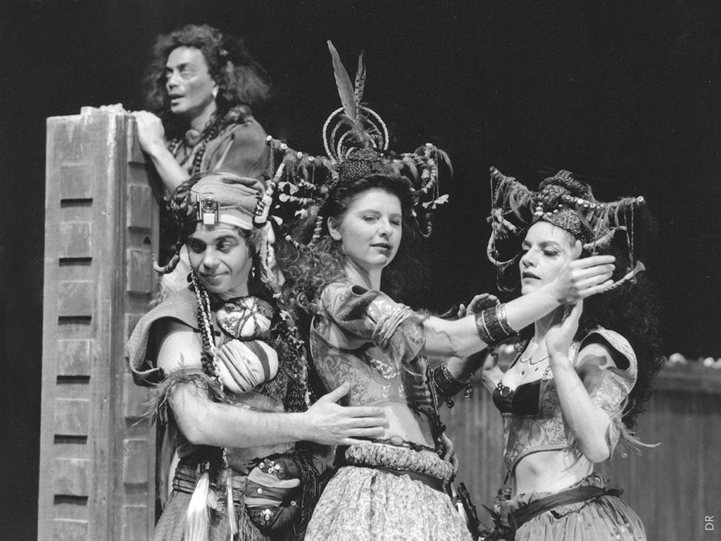 Aloual (Tirésias), Bruno Ouzeau (Créon), Valérie Coué-Sibiril (Jocaste), Antonia Bosco (Niobé)