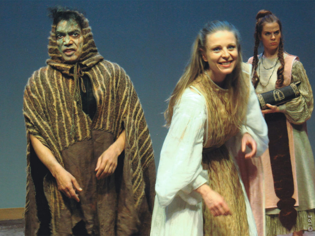 Aloual (L’aliéné), Ariane Lagneau (Salina), Sonia Erhard (Sowumba)