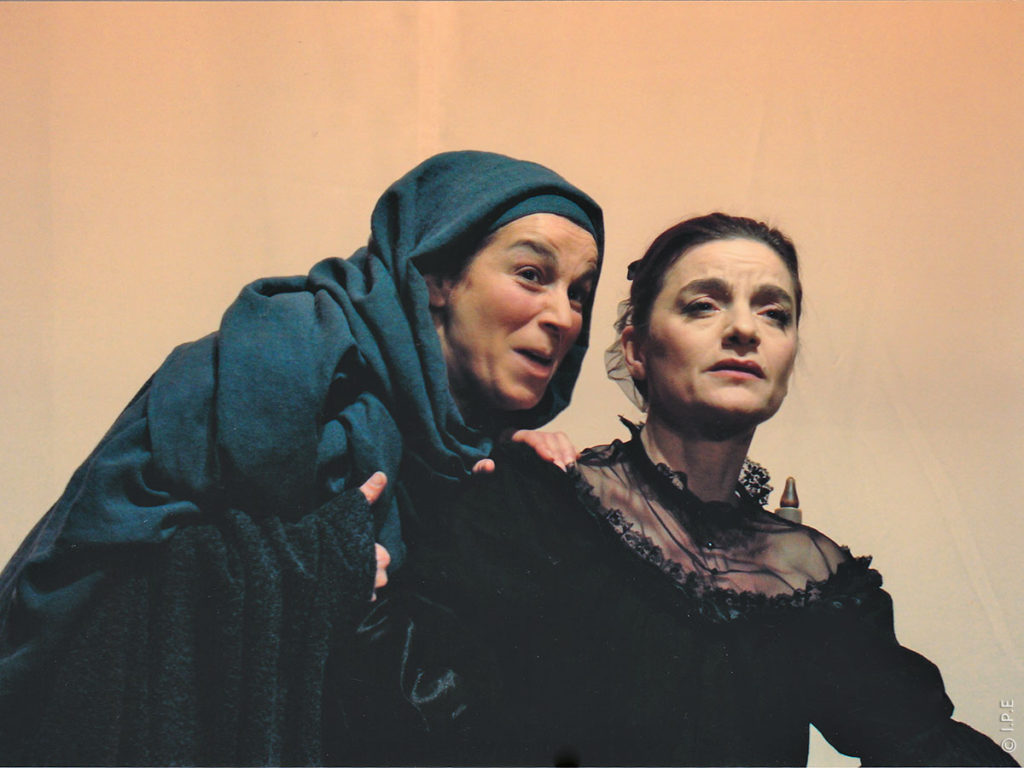 Sowila Taïbi (La voisine)