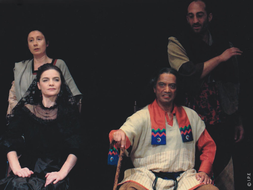 Martine Midoux (La femme de Léonard, debout), Antonia Bosco (La mère), Aloual (Le père), Patrice Gallet (Léonard)