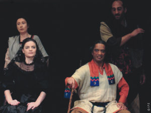Martine Midoux (La femme de Léonard, debout), Antonia Bosco (La mère), Aloual (Le père), Patrice Gallet (Léonard)
